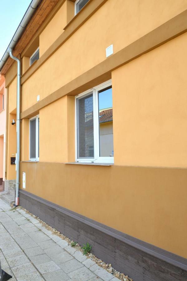 Breclav Centrum Buitenkant foto
